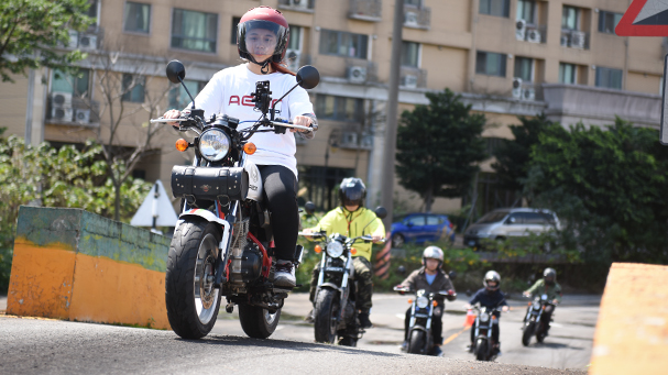 [IN新聞] 騎檔車其實很簡單！Aeon宏佳騰檔車體驗營